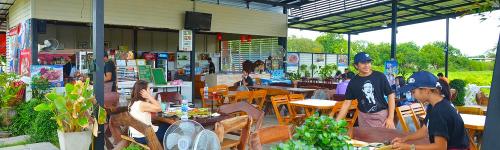 อ้น ส้มตำปูม้า and Coffee 